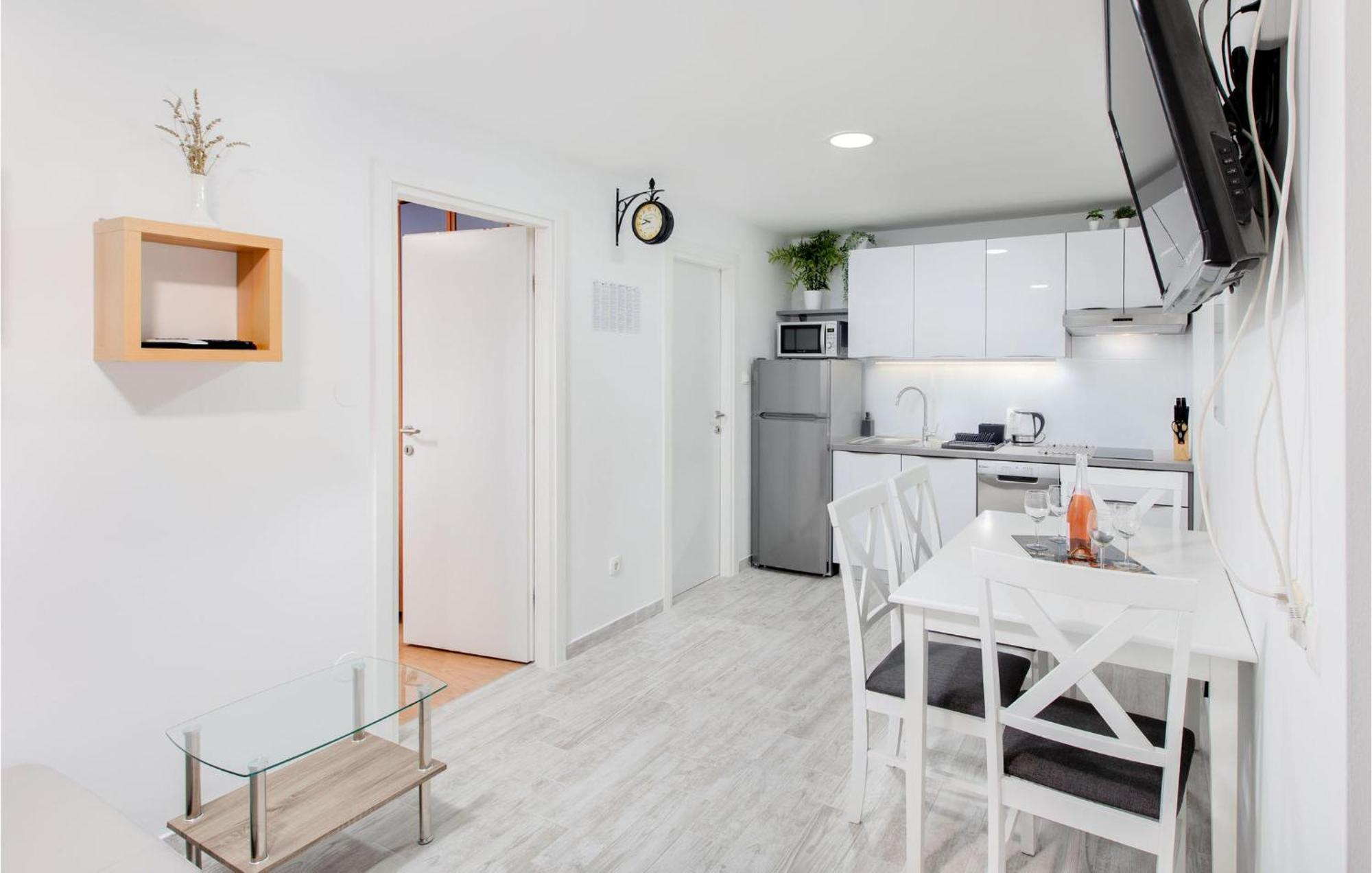 Gorgeous Apartment In Krk With Wifi Punat Exterior foto